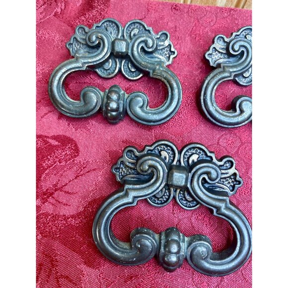 Elegant Vintage Black Cast Iron Drawer Pulls With Ornate Design - Set Of 5 - Picture 4 of 10